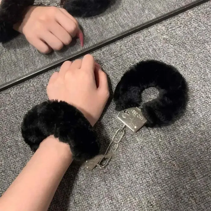 NyoKii Male Sex Toys Furry Fluffy Handcuffs With Keys SM13